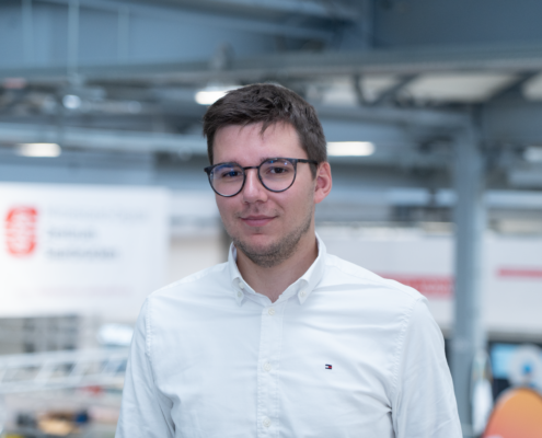 </p>
<p><center>Nicolas Hellbrück</center>